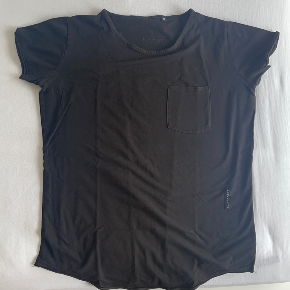 Men’s Medium Alphalete Single Pocket Muscle Tee